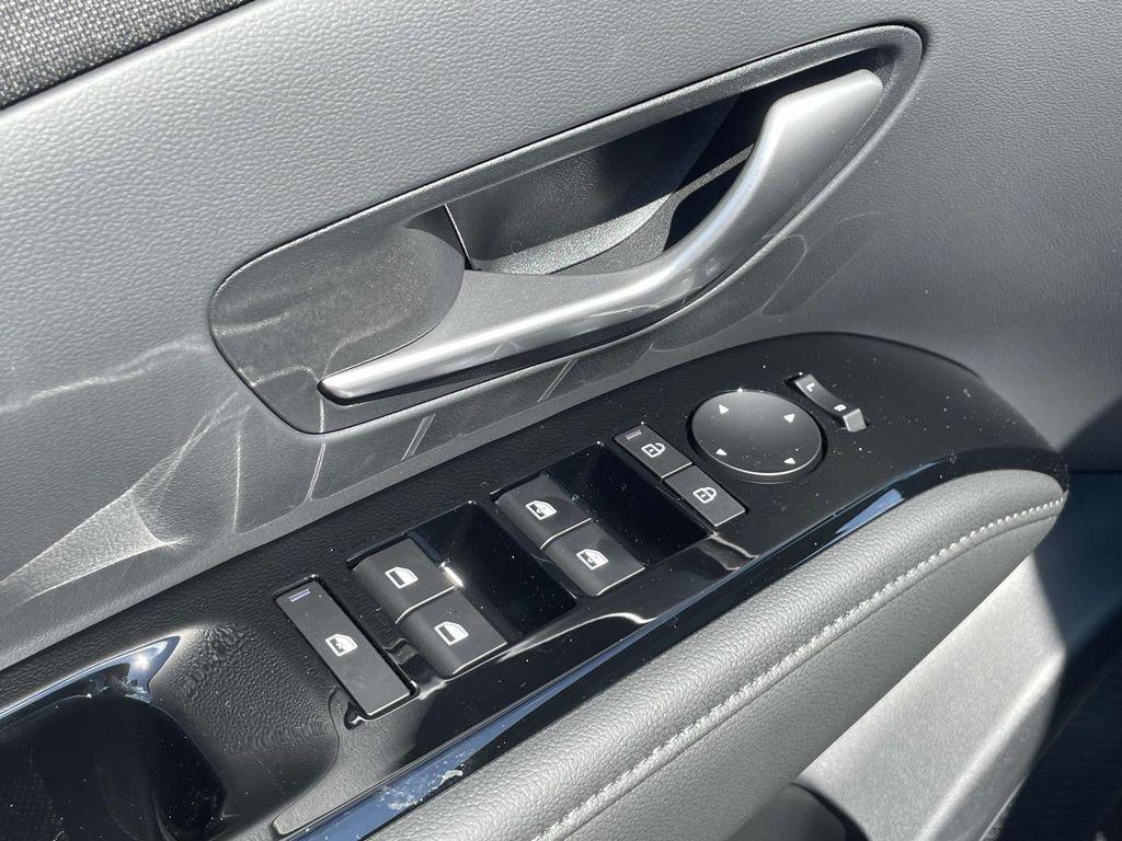 new 2025 Hyundai TUCSON Hybrid car, priced at $39,733