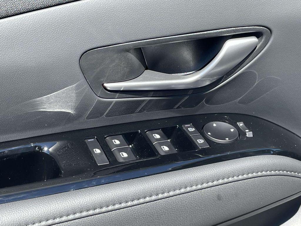 new 2025 Hyundai TUCSON Hybrid car, priced at $41,235