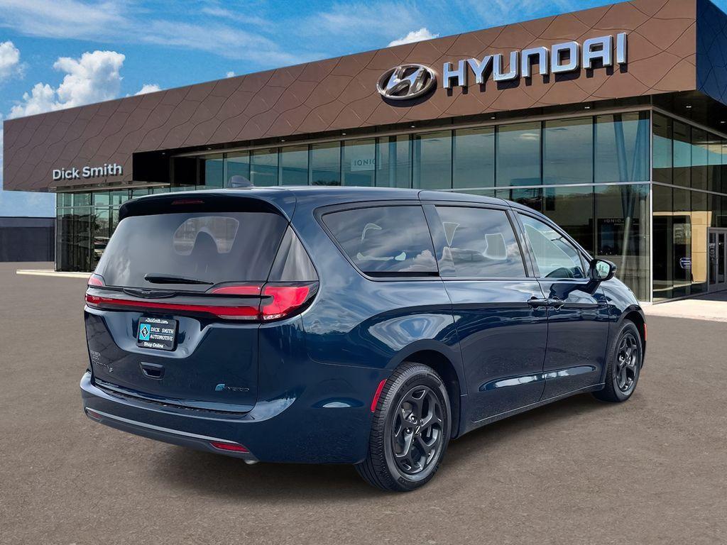 used 2022 Chrysler Pacifica Hybrid car, priced at $27,799
