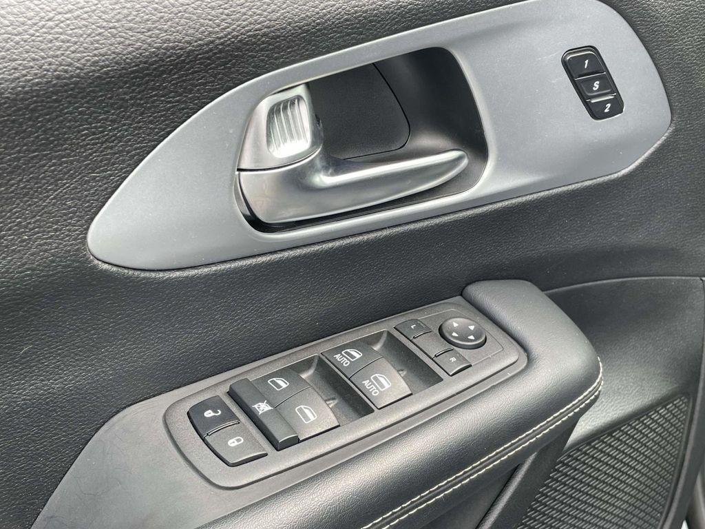 used 2022 Chrysler Pacifica Hybrid car, priced at $27,799