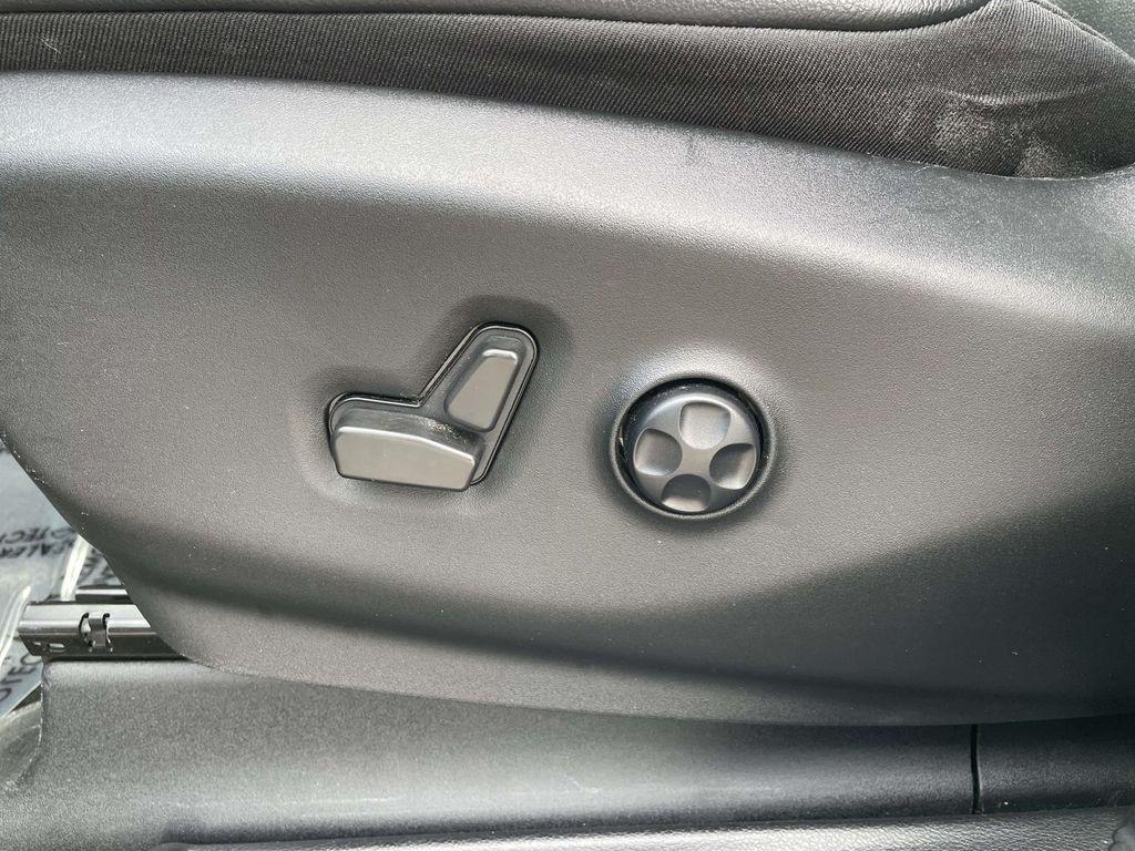 used 2022 Chrysler Pacifica Hybrid car, priced at $27,799