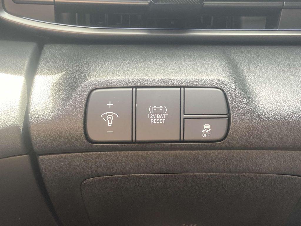 new 2025 Hyundai ELANTRA HEV car, priced at $28,195
