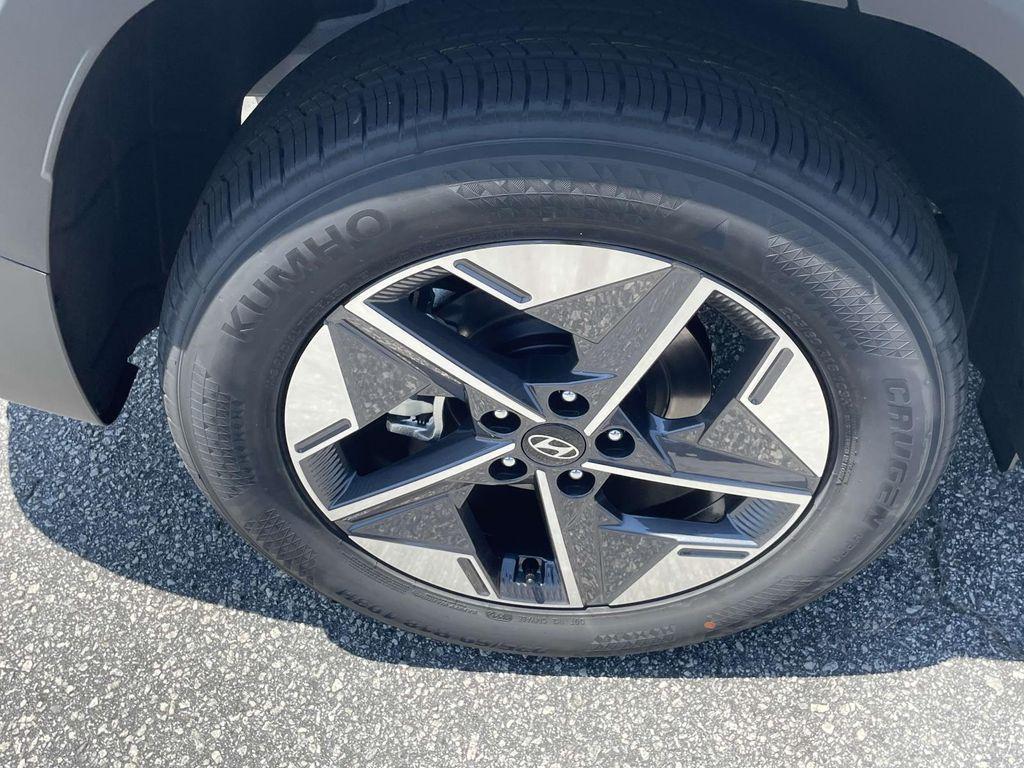 new 2025 Hyundai Tucson car, priced at $34,015