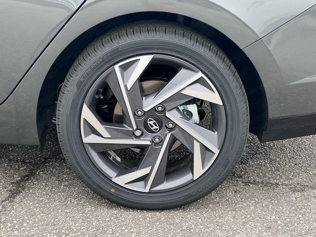 new 2025 Hyundai ELANTRA HEV car, priced at $31,380