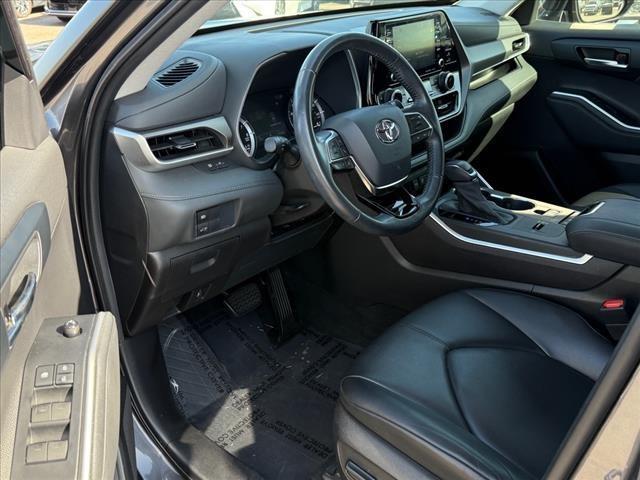 used 2021 Toyota Highlander car, priced at $28,750