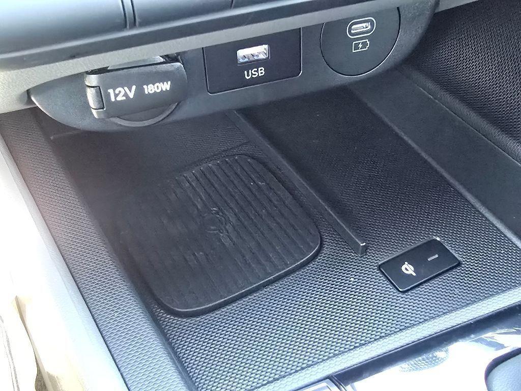 new 2025 Hyundai Elantra car, priced at $26,260