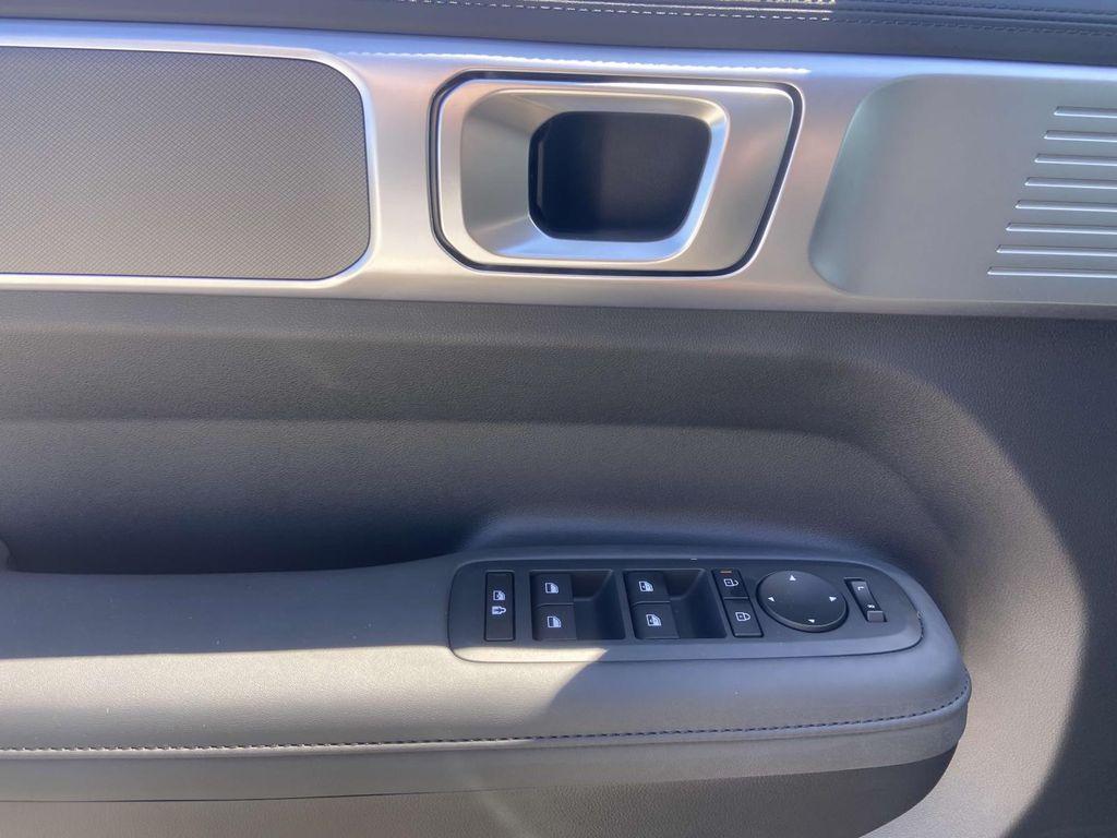 new 2025 Hyundai Santa Fe car, priced at $38,224