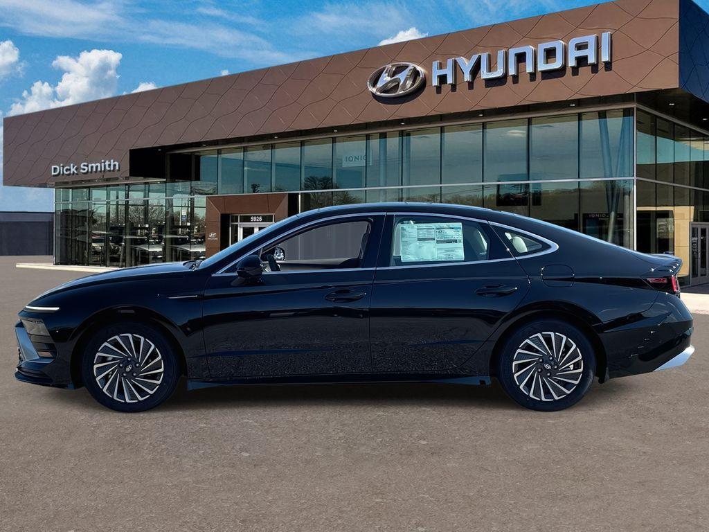 new 2025 Hyundai Sonata Hybrid car, priced at $37,525