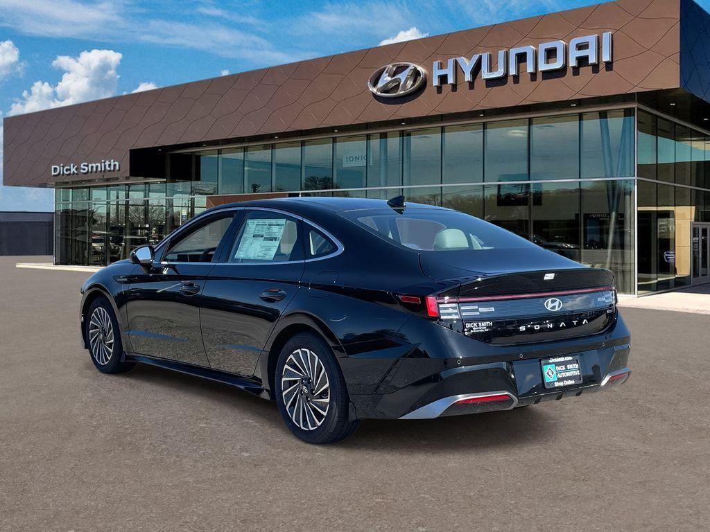 new 2025 Hyundai Sonata Hybrid car, priced at $37,525