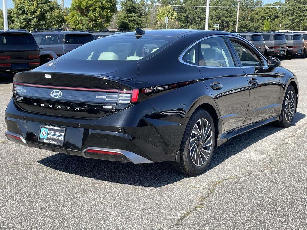 new 2025 Hyundai Sonata Hybrid car, priced at $37,525