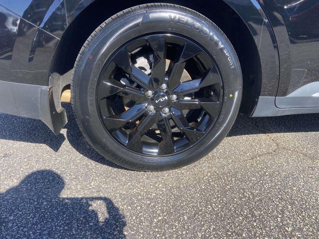 used 2024 Kia Carnival car, priced at $41,995