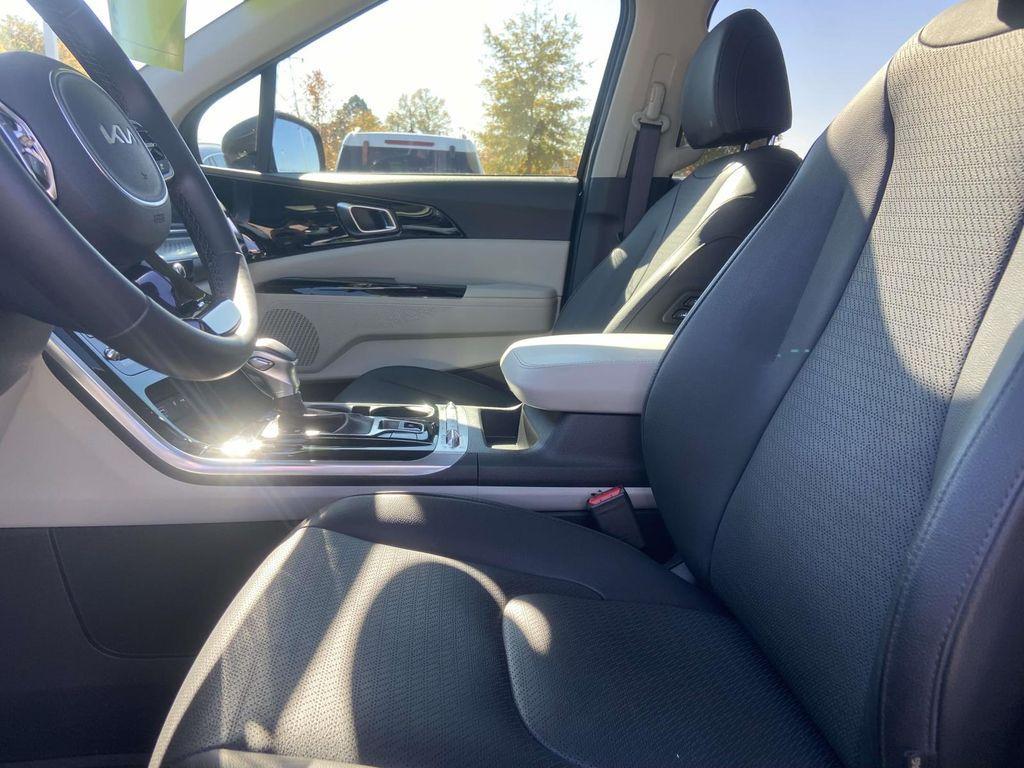 used 2024 Kia Carnival car, priced at $41,995