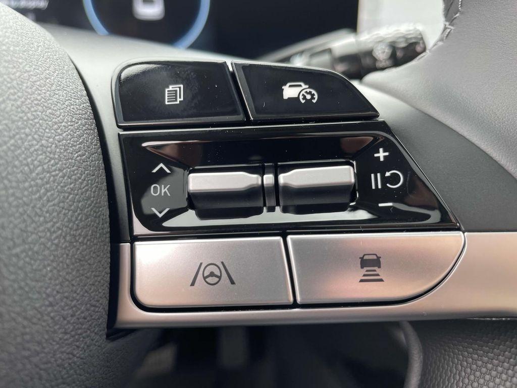 new 2025 Hyundai Elantra car, priced at $27,632