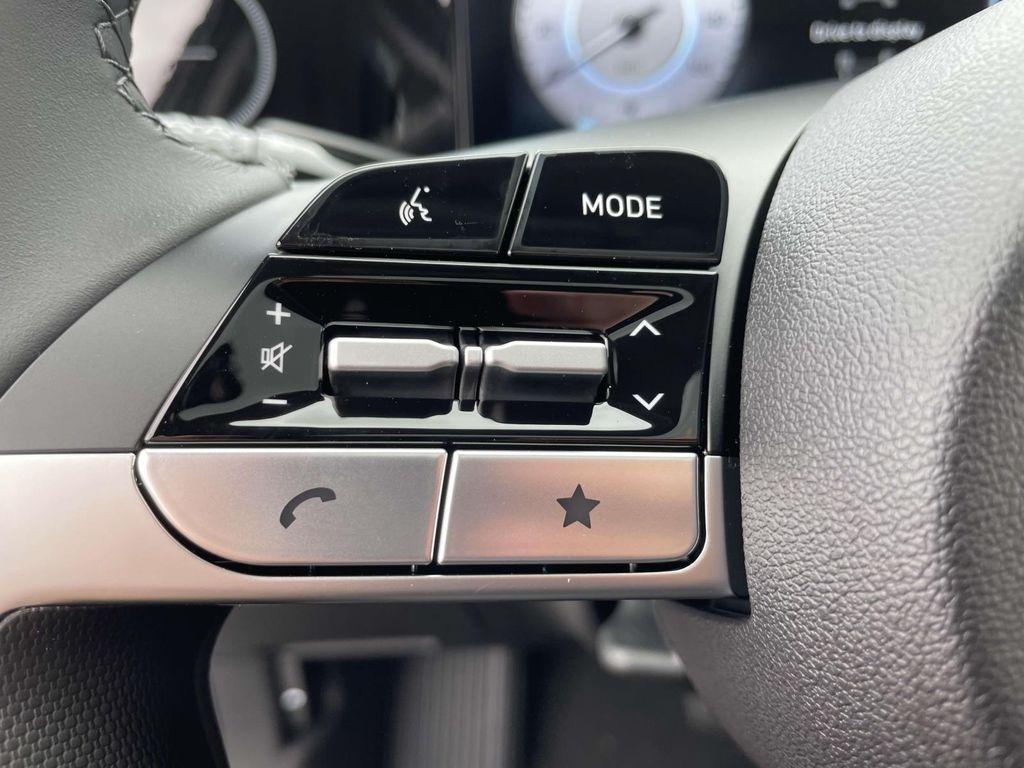 new 2025 Hyundai Elantra car, priced at $27,632