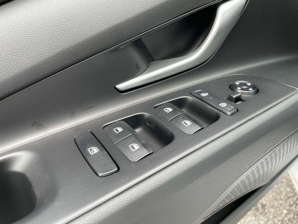 new 2025 Hyundai Elantra car, priced at $27,632