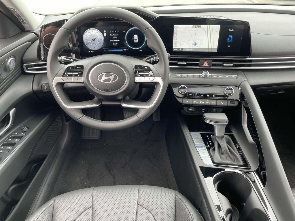 new 2025 Hyundai Elantra car, priced at $27,632