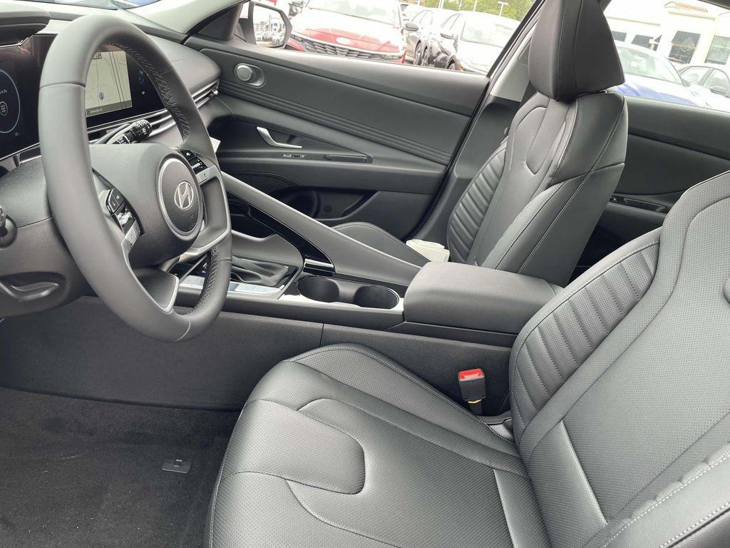 new 2025 Hyundai Elantra car, priced at $27,632