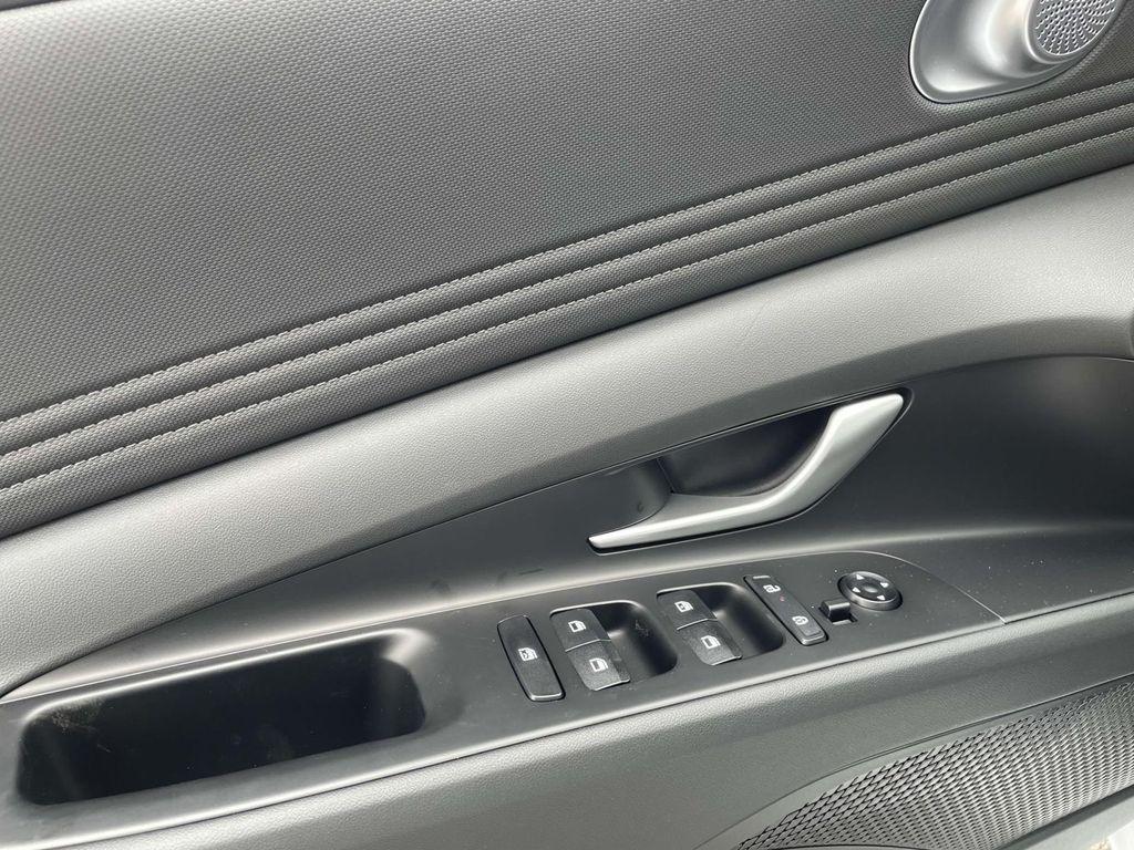 new 2025 Hyundai Elantra car, priced at $27,632