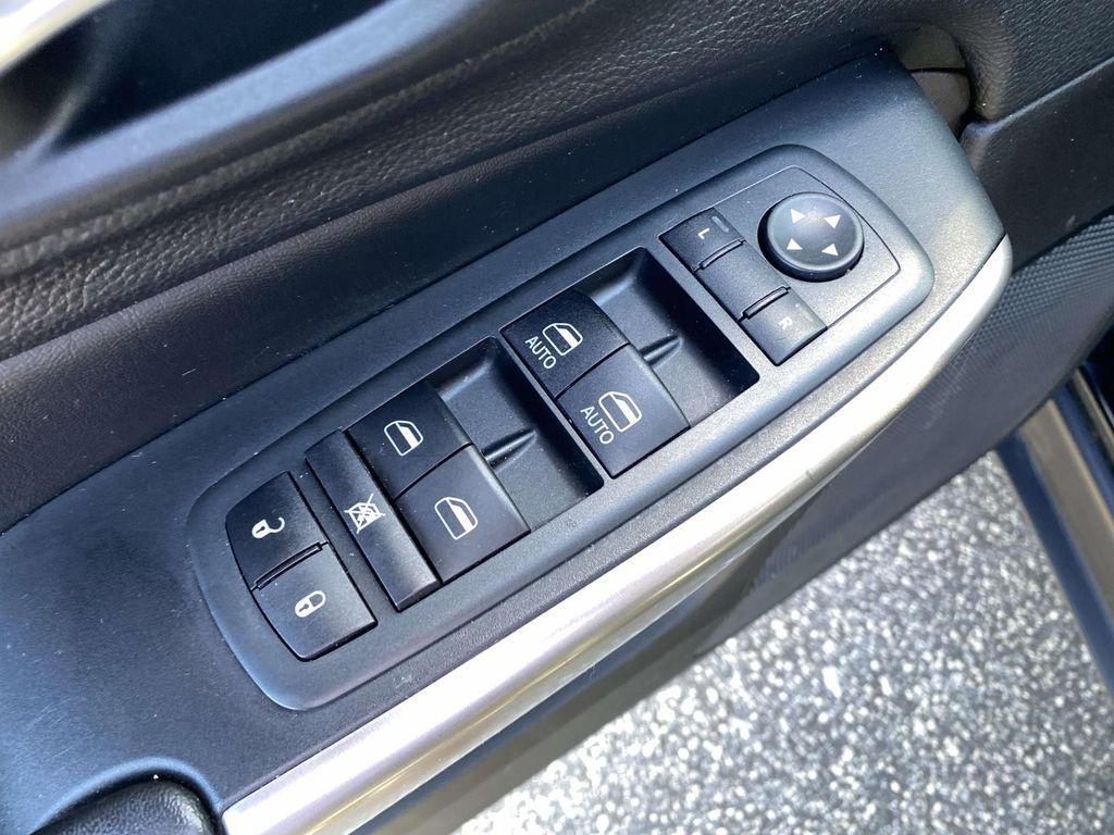 used 2021 Jeep Cherokee car, priced at $20,394