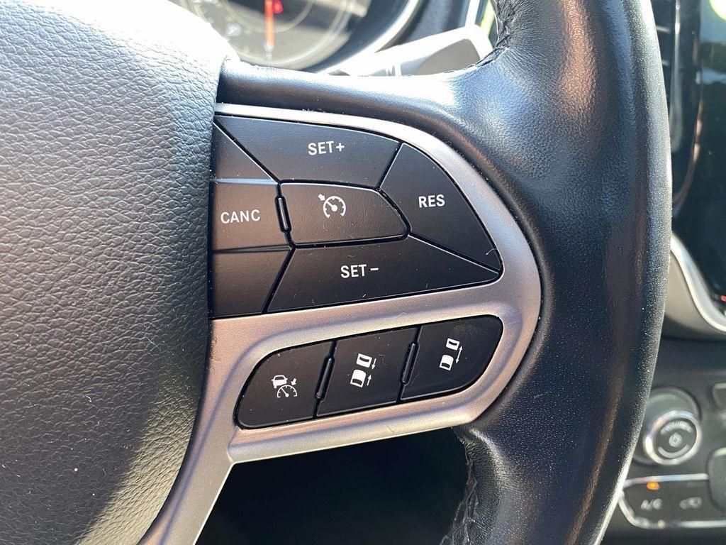 used 2021 Jeep Cherokee car, priced at $20,394