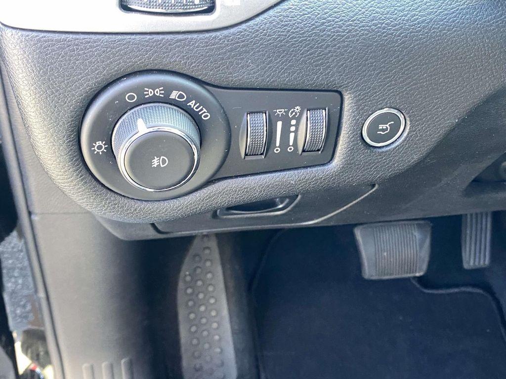 used 2021 Jeep Cherokee car, priced at $20,394