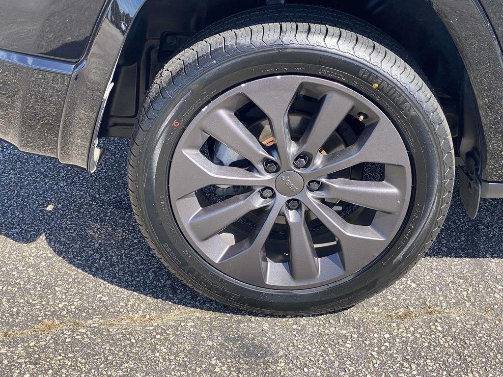 used 2021 Jeep Cherokee car, priced at $20,394