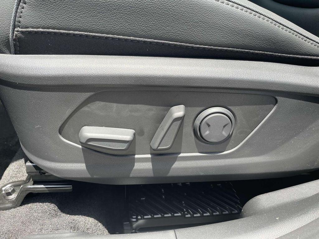 new 2025 Hyundai TUCSON Hybrid car, priced at $43,390