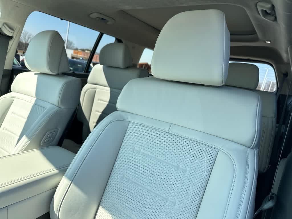 new 2025 Hyundai SANTA FE HEV car, priced at $49,289