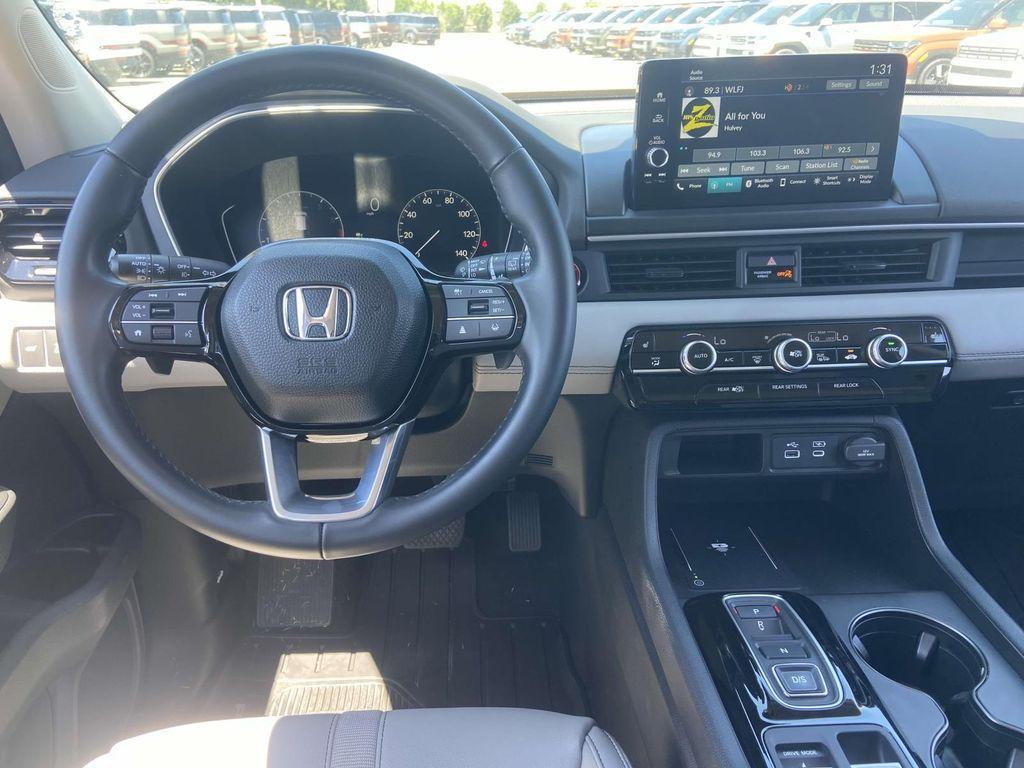used 2024 Honda Pilot car, priced at $37,250