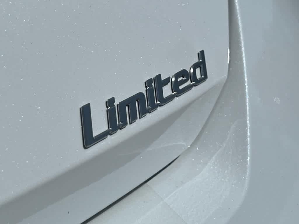 new 2025 Hyundai Elantra car, priced at $28,900