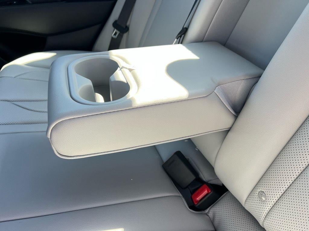 new 2025 Hyundai Elantra car, priced at $28,900