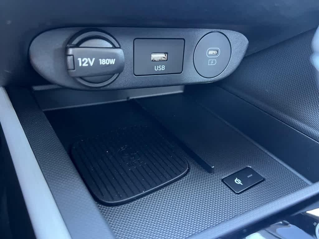 new 2025 Hyundai Elantra car, priced at $28,900