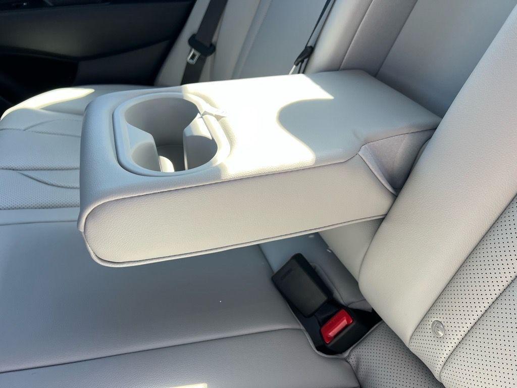 new 2025 Hyundai Elantra car, priced at $28,900