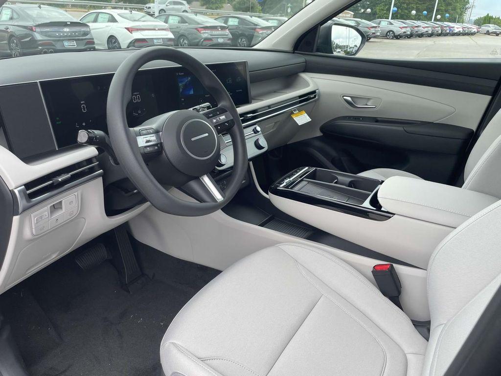 new 2025 Hyundai TUCSON Hybrid car