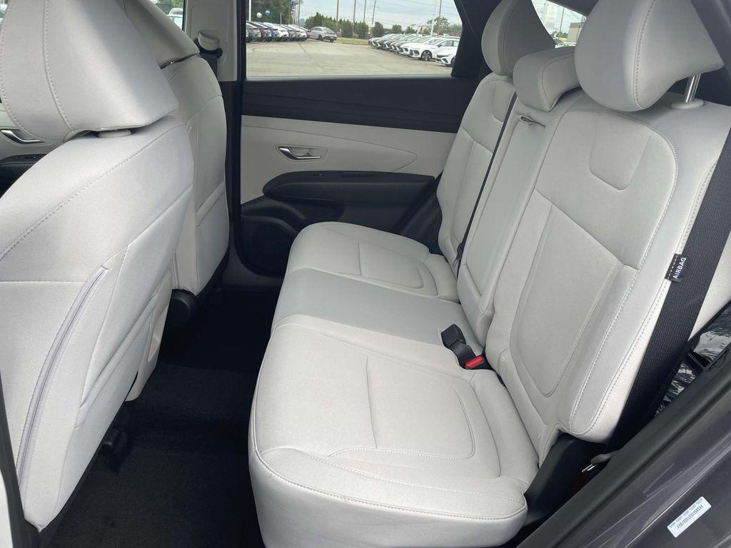 new 2025 Hyundai TUCSON Hybrid car