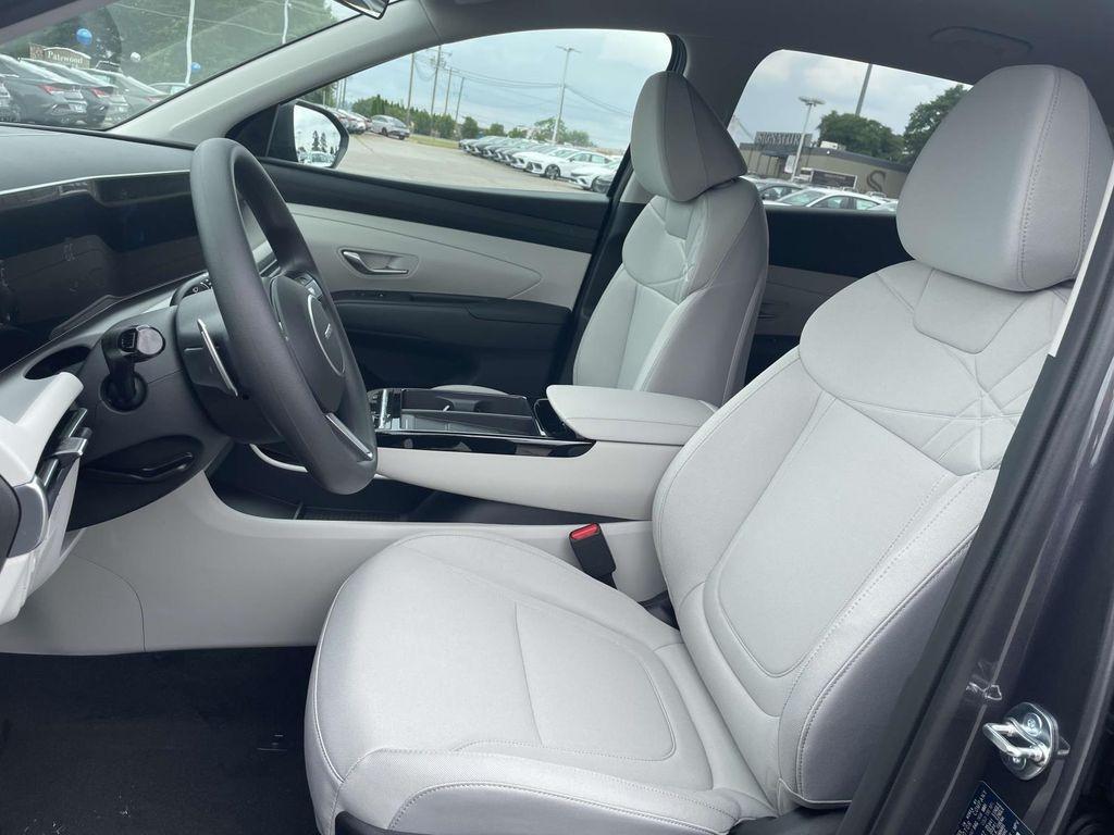 new 2025 Hyundai TUCSON Hybrid car