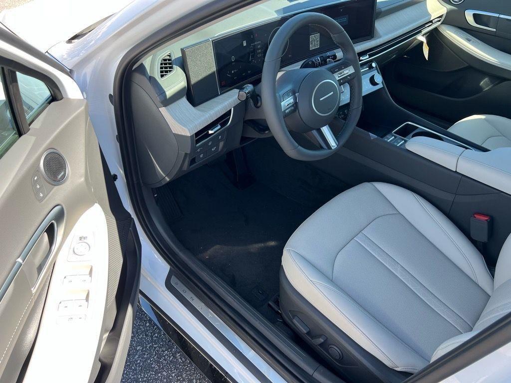 new 2025 Hyundai Sonata Hybrid car, priced at $39,865