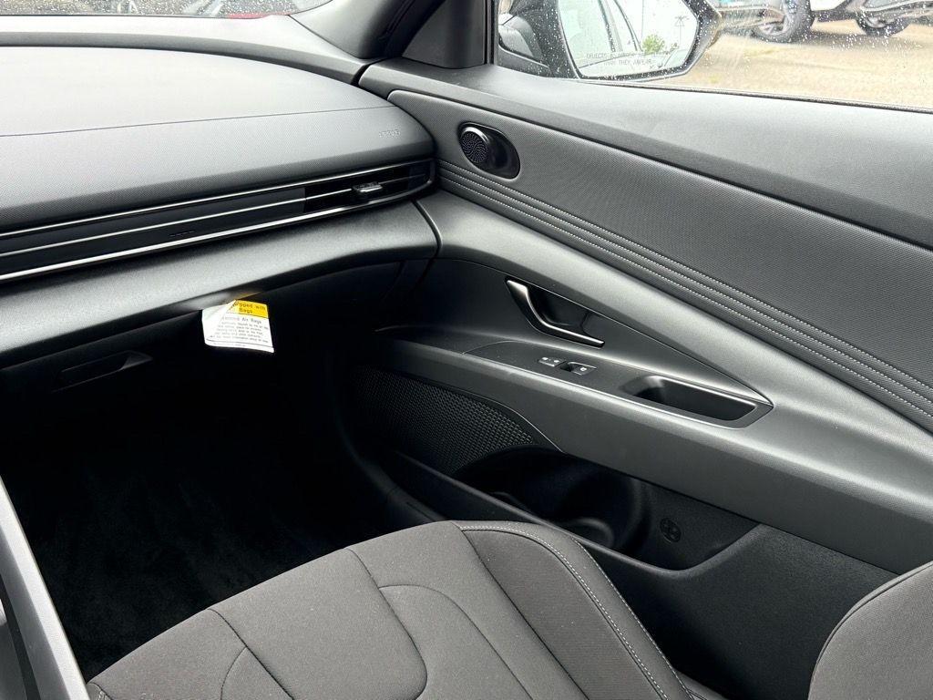 new 2025 Hyundai Elantra car, priced at $25,015