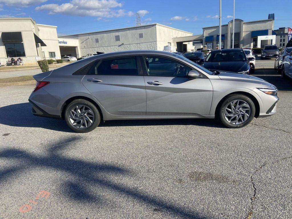 new 2026 Hyundai ELANTRA HEV car, priced at $26,118