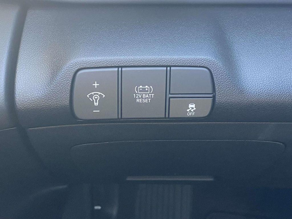 new 2026 Hyundai ELANTRA HEV car, priced at $26,118