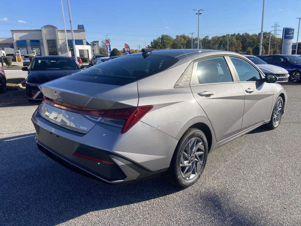 new 2026 Hyundai ELANTRA HEV car, priced at $26,118
