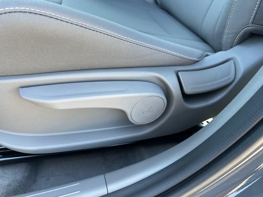 new 2025 Hyundai Elantra car, priced at $26,334