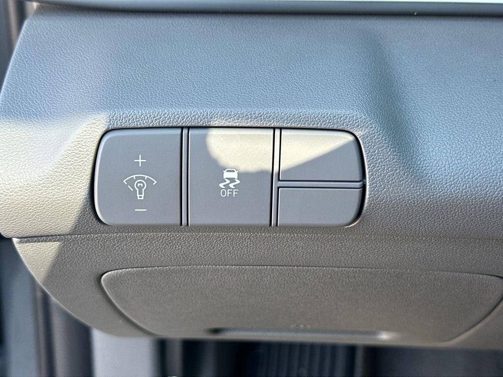 new 2025 Hyundai Elantra car, priced at $26,235
