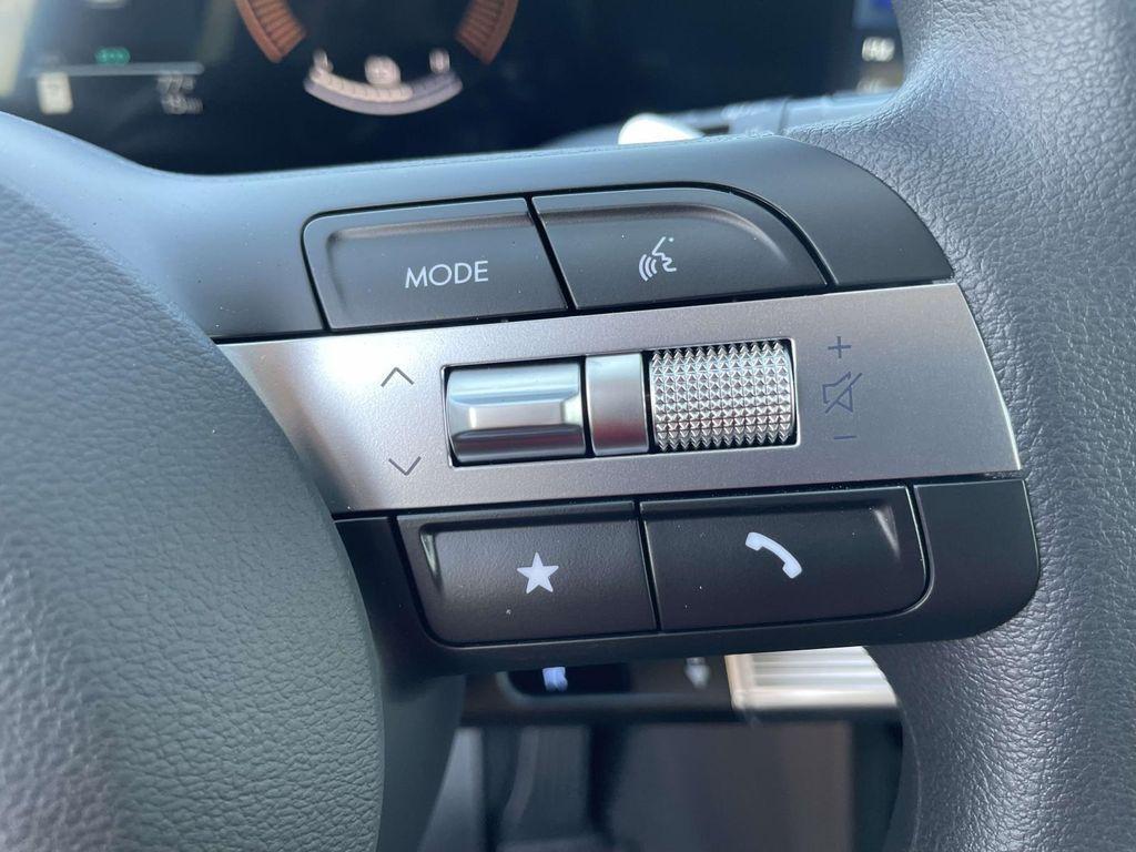 new 2025 Hyundai TUCSON Hybrid car, priced at $32,445