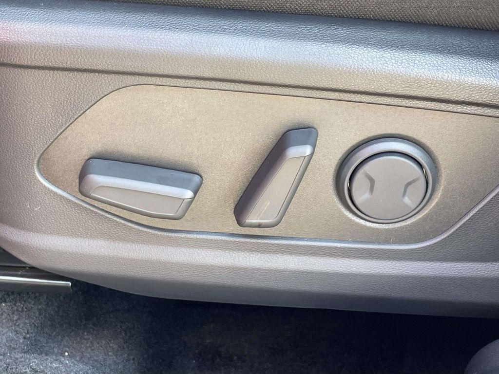 new 2025 Hyundai TUCSON Hybrid car, priced at $32,445