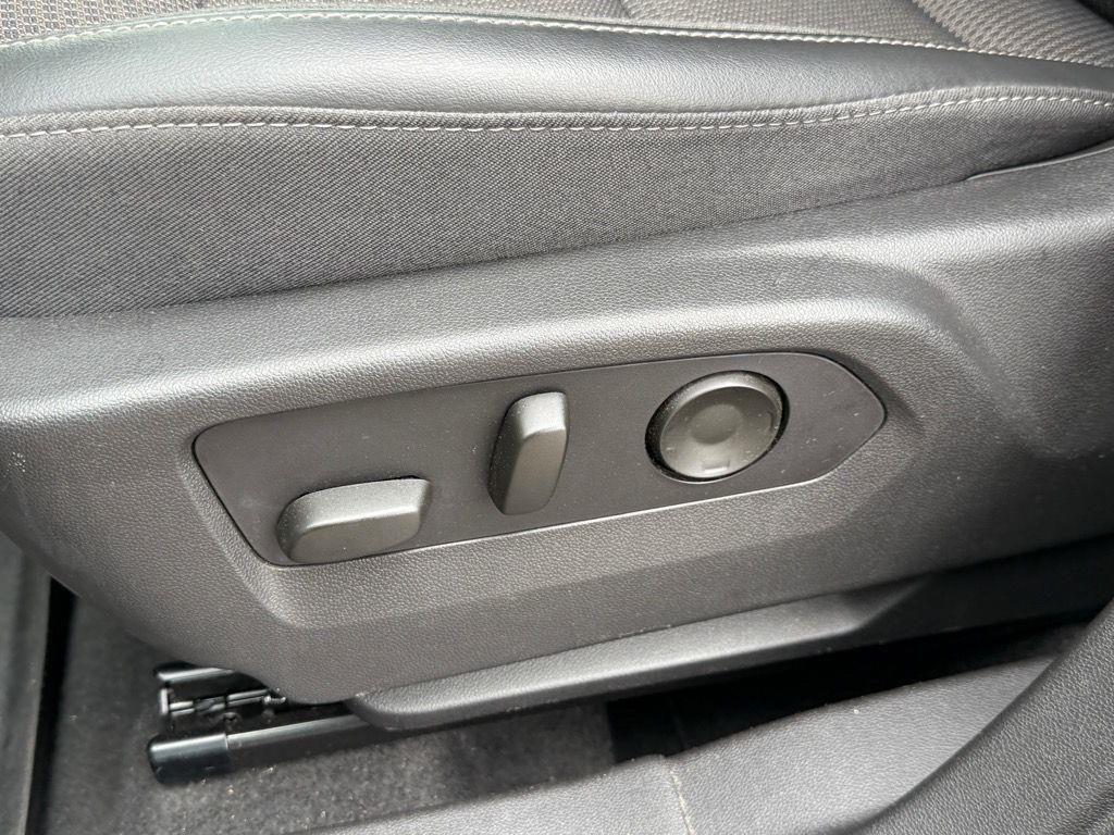 used 2021 Buick Envision car, priced at $20,999