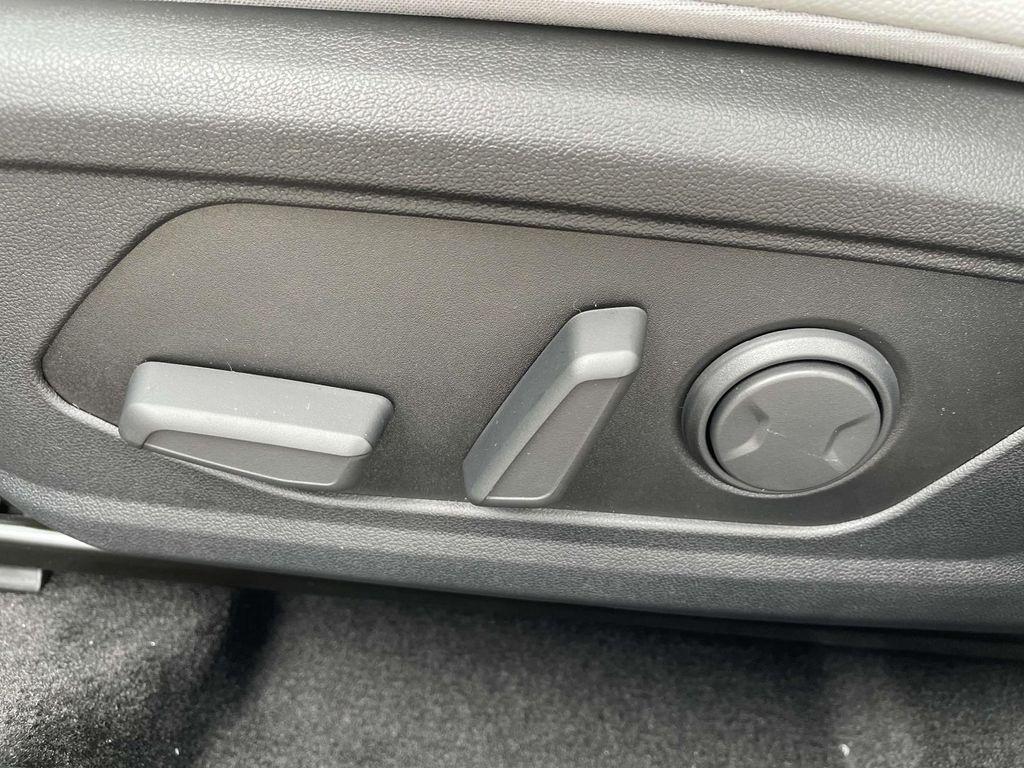 new 2025 Hyundai Elantra car, priced at $27,080
