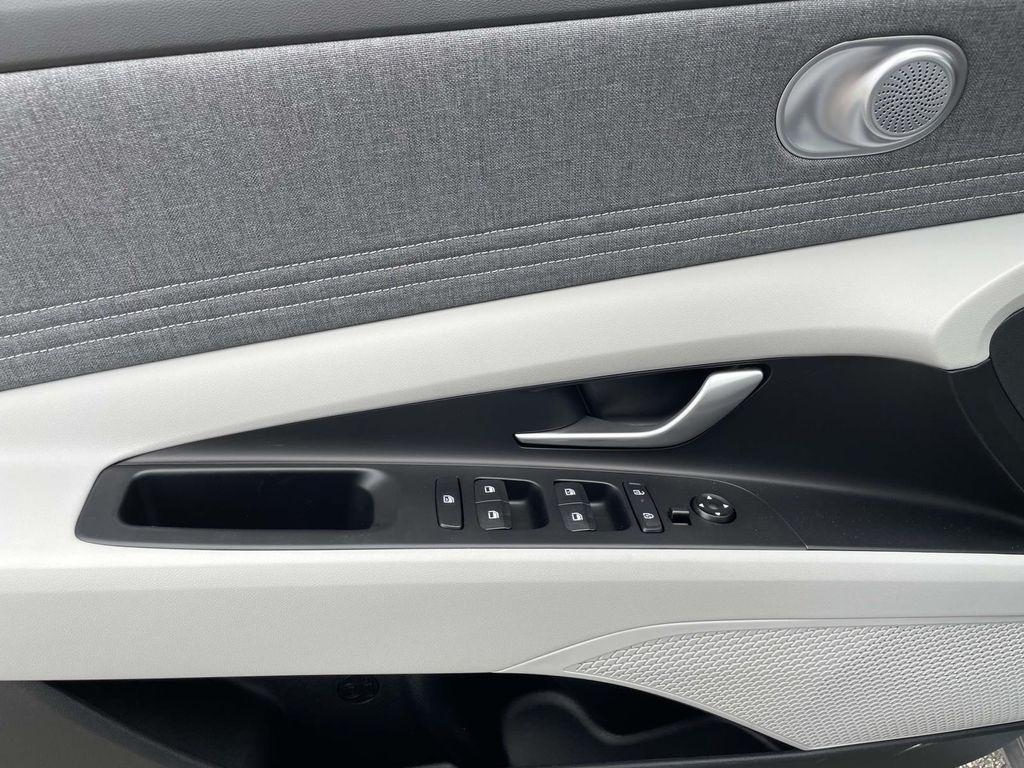 new 2025 Hyundai Elantra car, priced at $27,080