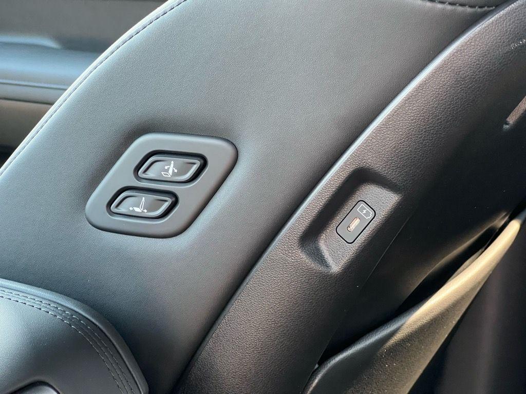 new 2025 Hyundai SANTA FE HEV car, priced at $50,239