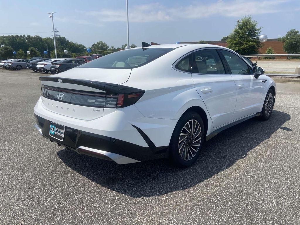 new 2025 Hyundai Sonata Hybrid car